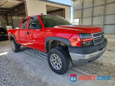 Czwarte zdjęcie samochodu z boku: 2005 CHEVROLET SILVERADO K2500 HEAVY DUTY VIN:1GCHK29U95E289663 - miniatura
