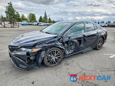 2024 TOYOTA CAMRY SE 4T1G11AK1RU906189 - główne zdjęcie licytacji z USA - miniatura