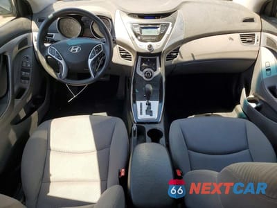 Zdjęcie 8 z 12 samochodu: 2012 HYUNDAI ELANTRA GLS VIN:KMHDH4AE1CU463365 - miniatura