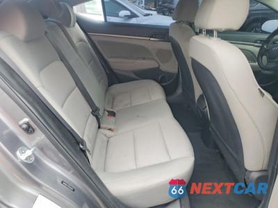Zdjęcie 10 z 12 samochodu: 2018 HYUNDAI ELANTRA SEL VIN:5NPD84LF4JH292483 - miniatura