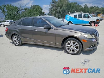 Czwarte zdjęcie samochodu z boku: 2010 MERCEDES-BENZ E 350 VIN:WDDHF5GB5AA087269 - miniatura