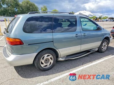 Trzecie zdjęcie samochodu z tyłu: 1999 TOYOTA SIENNA XLE VIN:4T3ZF13C9XU120905 - miniatura