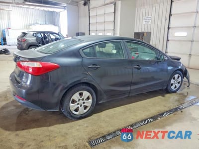 Trzecie zdjęcie samochodu z tyłu: 2015 KIA FORTE LX VIN:KNAFX4A68F5326945 - miniatura