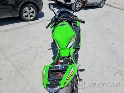 Zdjęcie 6 z 10 samochodu: 2025 KAWASAKI EX650 P VIN:ML5EXEP16SDAE6241 - miniatura