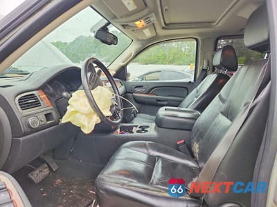 Zdjęcie 7 z 13 samochodu: 2007 CHEVROLET SUBURBAN C1500 VIN:1GNFC16067J178988 - miniatura