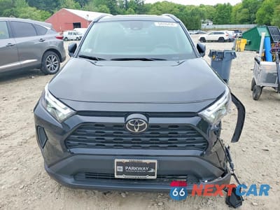 Piąte zdjęcie samochodu w środku: 2025 TOYOTA RAV4 XLE VIN:2T3P1RFV0SC504860 - miniatura
