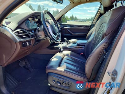 Zdjęcie 7 z 13 samochodu: 2015 BMW X5 XDRIVE50I VIN:5UXKR6C55F0J74856 - miniatura