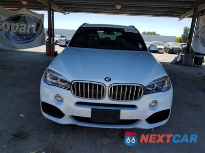 Piąte zdjęcie samochodu w środku: 2018 BMW X5 XDR40E VIN:5UXKT0C53J0W01376 - miniatura