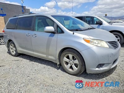 Czwarte zdjęcie samochodu z boku: 2012 TOYOTA SIENNA LE VIN:5TDKK3DC6CS216204 - miniatura