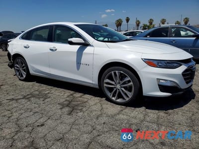 Czwarte zdjęcie samochodu z boku: 2020 CHEVROLET MALIBU PREMIER VIN:1G1ZE5SX4LF032170 - miniatura