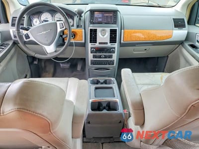 Zdjęcie 8 z 13 samochodu: 2010 CHRYSLER TOWN AND COUNTRY VIN:2A4RR6DX0AR217556 - miniatura