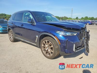 Czwarte zdjęcie samochodu z boku: 2025 BMW X5 XDRIVE40I VIN:5UX23EU0XS9W78386 - miniatura