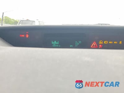 Zdjęcie 9 z 12 samochodu: 2005 TOYOTA PRIUS BASE VIN:JTDKB20UX53087087 - miniatura