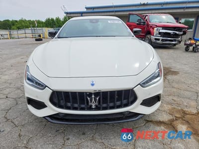 Piąte zdjęcie samochodu w środku: 2024 MASERATI GHIBLI MODENA VIN:ZAM57YTM6RX445230 - miniatura