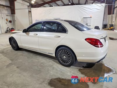 Drugie zdjęcie samochodu z przodu: 2015 MERCEDES-BENZ C 300 4MATIC VIN:55SWF4KB4FU073024 - miniatura