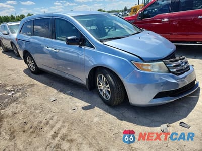 Czwarte zdjęcie samochodu z boku: 2013 HONDA ODYSSEY EX VIN:5FNRL5H47DB042157 - miniatura