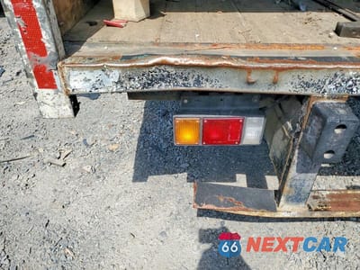 Zdjęcie 9 z 10 samochodu: 2016 ISUZU NRR BOX TRUCK VIN:JALE5W168G7301760 - miniatura