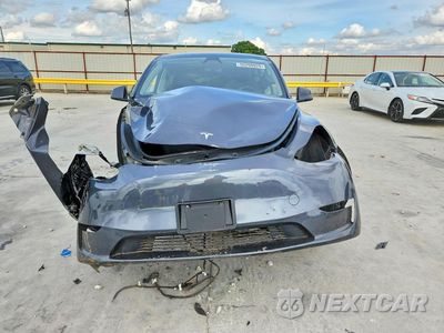 Piąte zdjęcie samochodu w środku: 2023 TESLA MODEL Y VIN:7SAYGDEF7PF874976 - miniatura