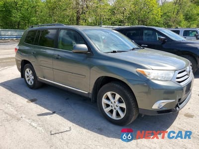 Czwarte zdjęcie samochodu z boku: 2012 TOYOTA HIGHLANDER SE VIN:5TDBK3EH7CS117224 - miniatura