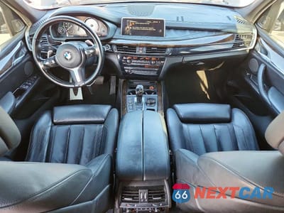 Zdjęcie 8 z 13 samochodu: 2015 BMW X5 XDRIVE50I VIN:5UXKR6C51F0J75339 - miniatura