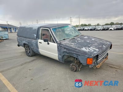 Czwarte zdjęcie samochodu z boku: 1988 TOYOTA PICKUP BASE VIN:JT4RN50R0J5113164 - miniatura