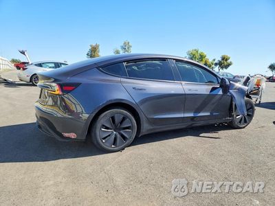 Trzecie zdjęcie samochodu z tyłu: 2024 TESLA MODEL 3 VIN:5YJ3E1EB3RF735584 - miniatura