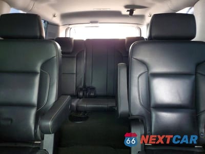 Zdjęcie 10 z 14 samochodu: 2017 CHEVROLET SUBURBAN K1500 LT VIN:1GNSKHKC6HR250656 - miniatura