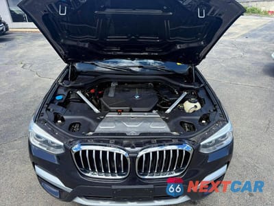 Piąte zdjęcie samochodu w środku: 2019 BMW X3 XDRIVE30I VIN:5UXTR9C55KLR04358 - miniatura