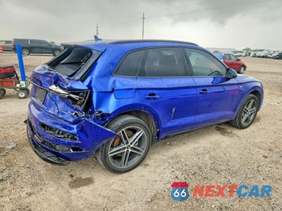 Trzecie zdjęcie samochodu z tyłu: 2023 AUDI Q5 E PRESTIGE 55 VIN:WA1F2AFY0P2102835 - miniatura