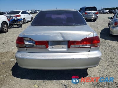 Zdjęcie 6 z 12 samochodu: 2001 HONDA ACCORD EX VIN:JHMCG66011C025250 - miniatura