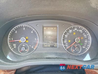 Zdjęcie 9 z 12 samochodu: 2015 VOLKSWAGEN PASSAT SE VIN:1VWBV7A33FC038743 - miniatura