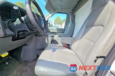 Zdjęcie 9 z 13 samochodu: 2023 FORD ECONOLINE E350 SUPER DUTY CUTAWAY VAN VIN:1FDWE3FK9PDD08532 - miniatura