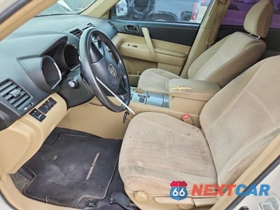 Zdjęcie 7 z 13 samochodu: 2012 TOYOTA HIGHLANDER BASE VIN:5TDZA3EH8CS019739 - miniatura