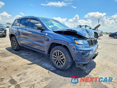 Czwarte zdjęcie samochodu z boku: 2020 JEEP GRAND CHEROKEE TRAILHAWK VIN:1C4RJFLTXLC304355 - miniatura