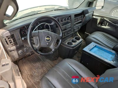 Zdjęcie 8 z 13 samochodu: 2020 CHEVROLET EXPRESS 2500 CARGO DELIVERY VAN VIN:1GCWGBFG5L1253156 - miniatura
