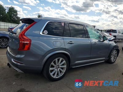 Trzecie zdjęcie samochodu z tyłu: 2016 VOLVO XC90 T6 VIN:YV4A22PL4G1052663 - miniatura