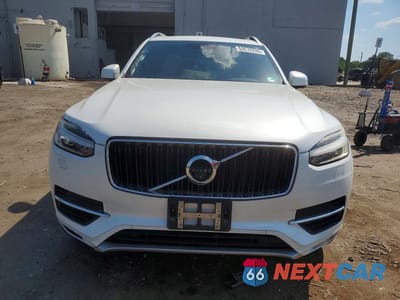 Piąte zdjęcie samochodu w środku: 2017 VOLVO XC90 T6 VIN:YV4A22PK4H1141464 - miniatura