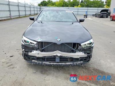 Piąte zdjęcie samochodu w środku: 2019 BMW 530 I VIN:WBAJA5C58KBX46819 - miniatura