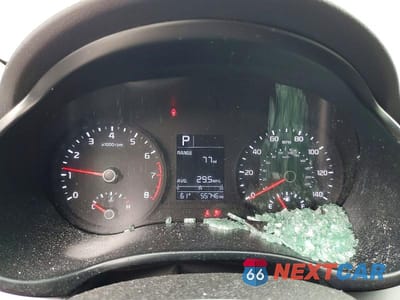 Zdjęcie 9 z 12 samochodu: 2018 KIA RIO LX VIN:3KPA24AB8JE070795 - miniatura