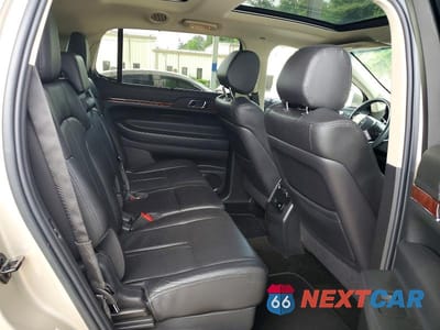 Zdjęcie 10 z 12 samochodu: 2017 LINCOLN MKT VIN:2LMHJ5FK1HBL00680 - miniatura