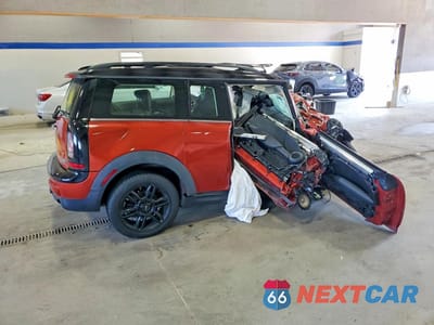 Trzecie zdjęcie samochodu z tyłu: 2014 MINI COOPER CLUBMAN VIN:WMWZF3C5XET571612 - miniatura