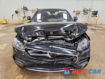 Piąte zdjęcie samochodu w środku: 2019 MERCEDES-BENZ E 450 4MATIC VIN:WDDZF6JB1KA570990 - miniatura