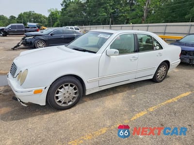 2001 MERCEDES-BENZ E 320 WDBJF65J21B286686 - główne zdjęcie licytacji z USA - miniatura