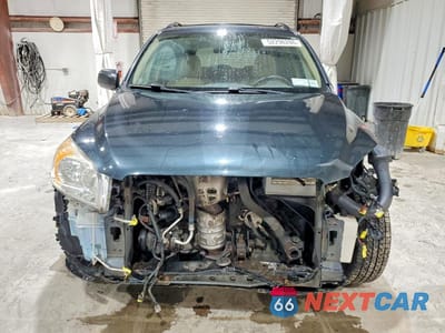 Piąte zdjęcie samochodu w środku: 2010 TOYOTA RAV4 BASE VIN:JTMBF4DV6A5036591 - miniatura