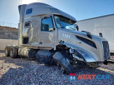 2020 VOLVO VNL SEMI TRUCK 4V4NC9EH6LN204961 - główne zdjęcie licytacji z USA - miniatura