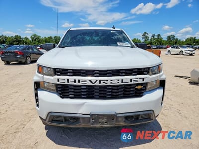 Piąte zdjęcie samochodu w środku: 2020 CHEVROLET SILVERADO C1500 CUSTOM VIN:1GCPWBEK9LZ349399 - miniatura