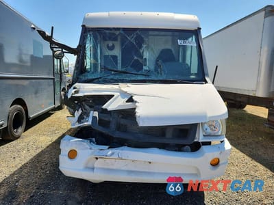 Piąte zdjęcie samochodu w środku: 2018 ISUZU NPR VIN:JALB4T178J7W00153 - miniatura