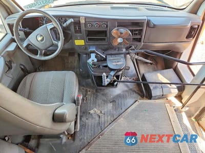 Zdjęcie 8 z 13 samochodu: 2010 CHEVROLET EXPRESS CU - SCHOOL BUS VIN:1GB9G5AG9A1165394 - miniatura