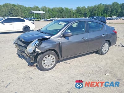 2018 NISSAN VERSA SV 3N1CN7AP3JL837660 - główne zdjęcie licytacji z USA - miniatura