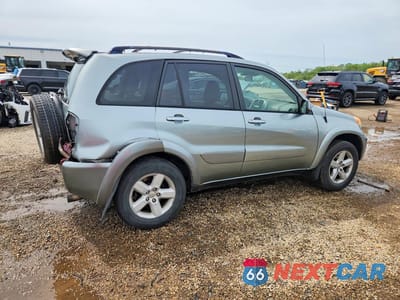 Trzecie zdjęcie samochodu z tyłu: 2005 TOYOTA RAV4 BASE VIN:JTEHD20V950069710 - miniatura